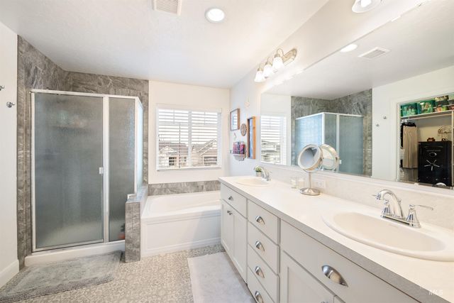 1220 E Timber Trail Dr, Kuna, ID 83634