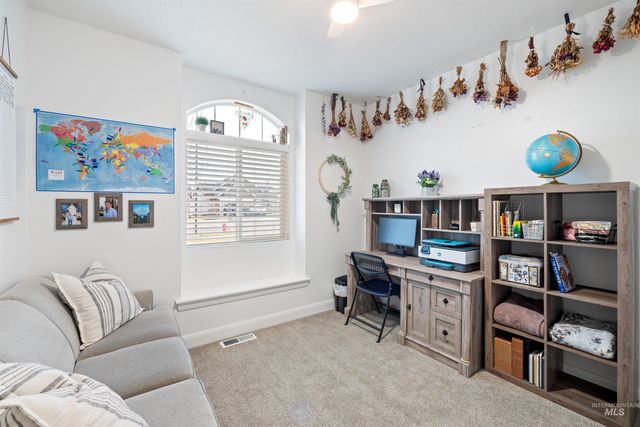 1220 E Timber Trail Dr, Kuna, ID 83634
