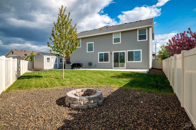 1220 E Timber Trail Dr, Kuna, ID 83634