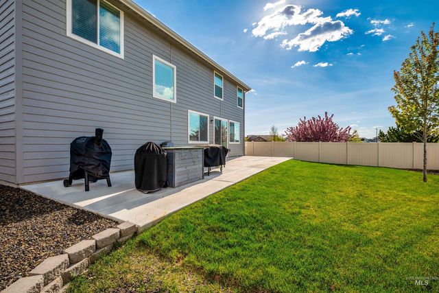 1220 E Timber Trail Dr, Kuna, ID 83634