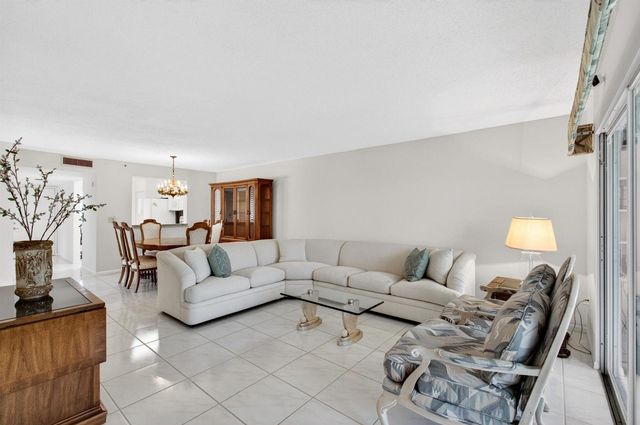 14111 Royal Vista Drive 310, Delray Beach, FL 33484