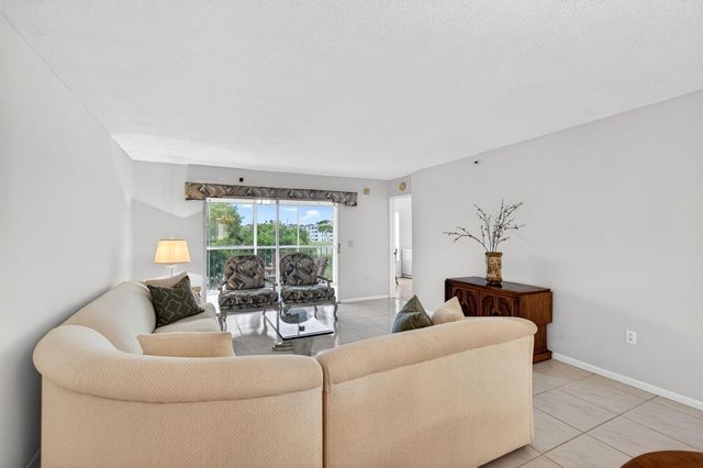 14111 Royal Vista Drive 310, Delray Beach, FL 33484