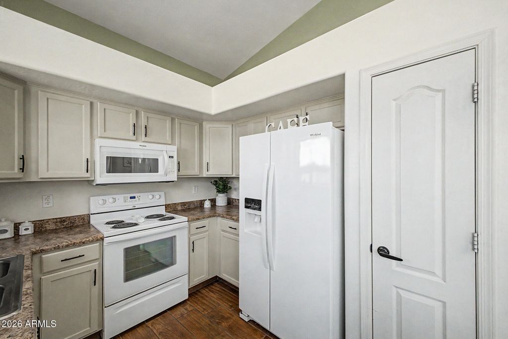 Image 10 of property listing at 35654 N MURRAY GREY Drive, San Tan Valley, AZ 85143