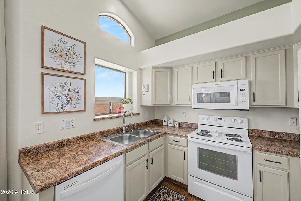 Image 9 of property listing at 35654 N MURRAY GREY Drive, San Tan Valley, AZ 85143