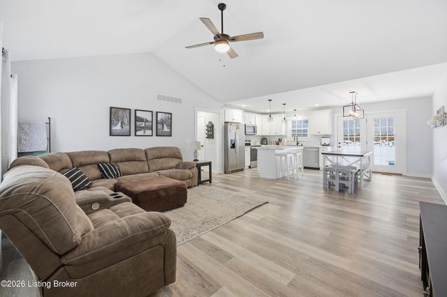 1112 Mac Dr, Lawrenceburg, KY 40342