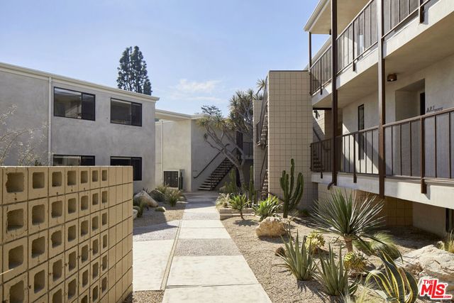 12425 Texas Avenue 3, Los Angeles, CA 90025