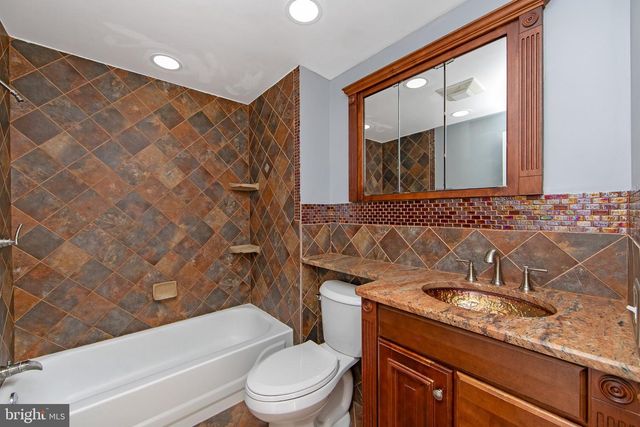 3305 KRAIL ST, Philadelphia, PA 19129