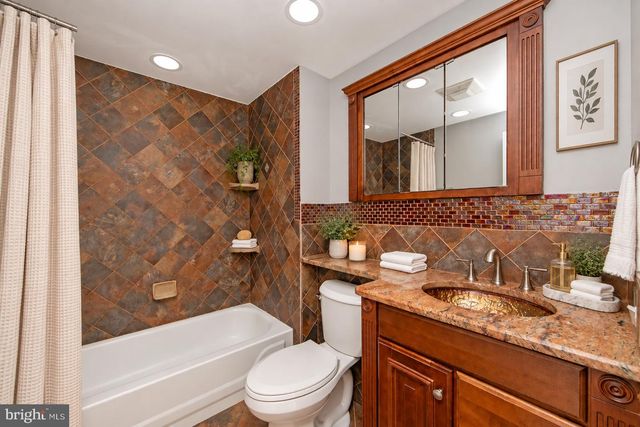 3305 KRAIL ST, Philadelphia, PA 19129