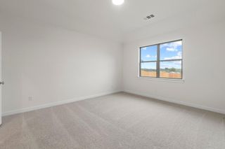 912 Universal DR, Hutto, TX 78634