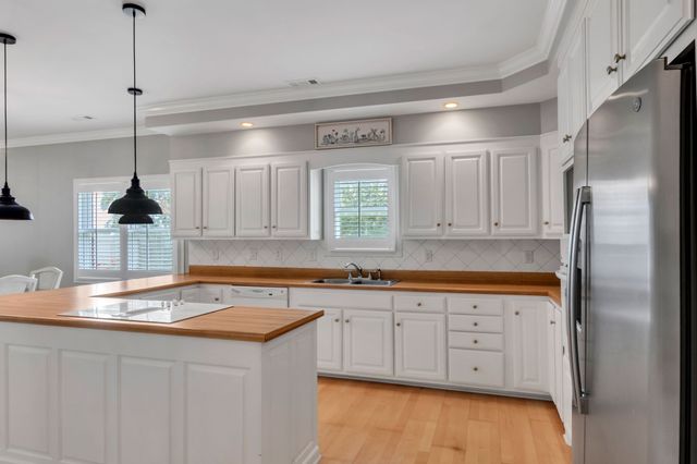 520 Lautzenheiser Pl, Monteagle, TN 37356