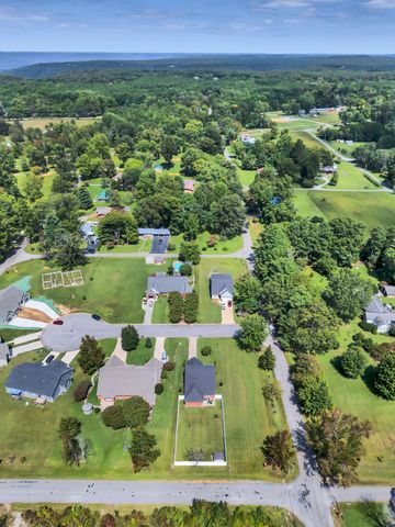 520 Lautzenheiser Pl, Monteagle, TN 37356