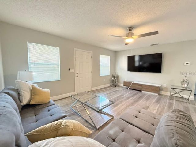 332 AVENUE D SE, Winter Haven, FL 33880