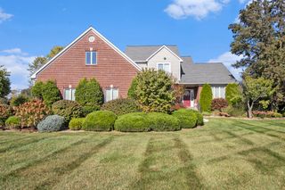 9037 Rogers Dr, Saline, MI 48176