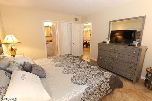 820 Ketch DR 2, Naples, FL 34103