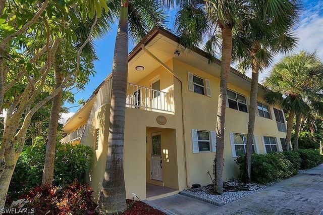 820 Ketch DR 2, Naples, FL 34103