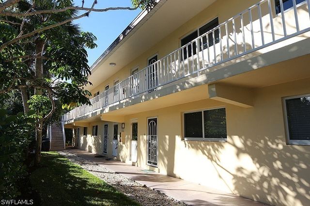 820 Ketch DR 2, Naples, FL 34103