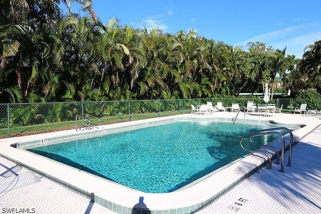 820 Ketch DR 2, Naples, FL 34103