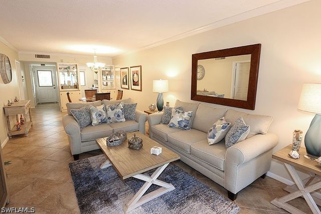 820 Ketch DR 2, Naples, FL 34103