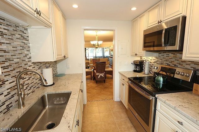 820 Ketch DR 2, Naples, FL 34103
