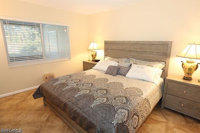 820 Ketch DR 2, Naples, FL 34103