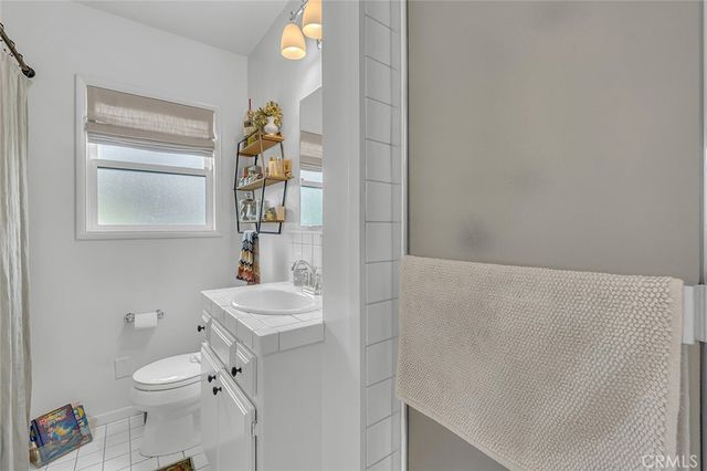 3220 Iroquois Ave., Long Beach, CA 90808