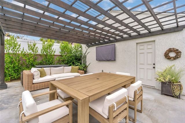 3220 Iroquois Ave., Long Beach, CA 90808