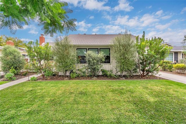 3220 Iroquois Ave., Long Beach, CA 90808