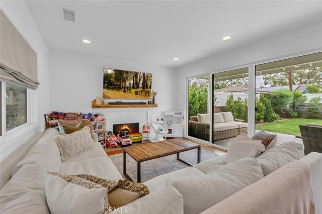 3220 Iroquois Ave., Long Beach, CA 90808