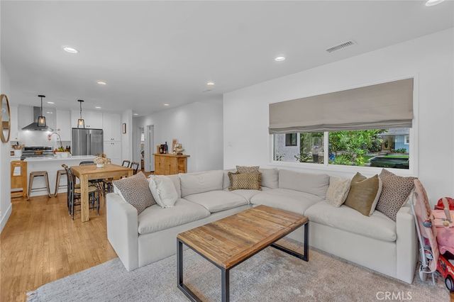 3220 Iroquois Ave., Long Beach, CA 90808