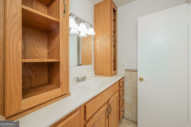 3518 Sandy Woods Lane, Stone Mountain, GA 30083