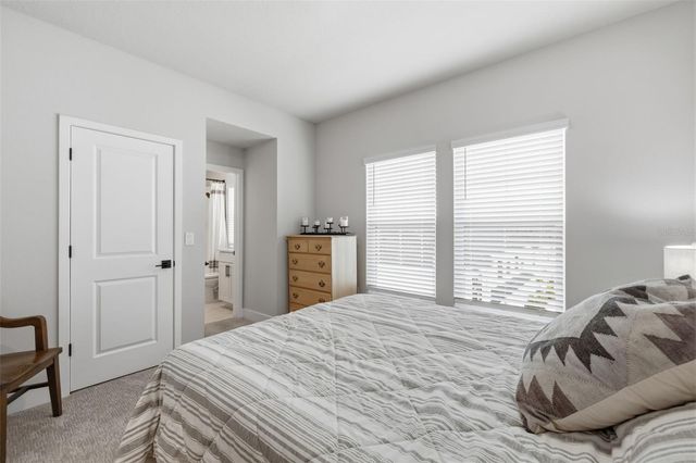 1528 SKYSAIL LANE, Sarasota, FL 34240
