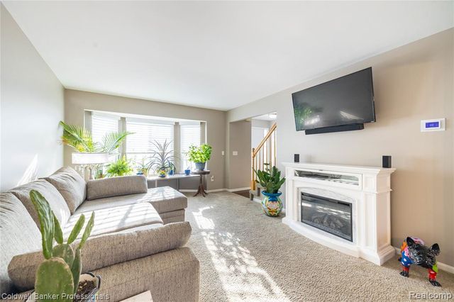 60628 S Lyon Trail, South Lyon, MI 48178