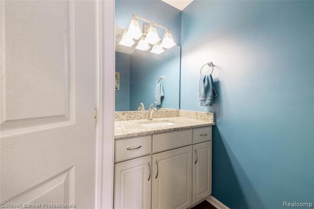 60628 S Lyon Trail, South Lyon, MI 48178