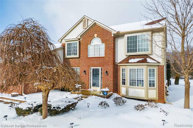 60628 S Lyon Trail, South Lyon, MI 48178