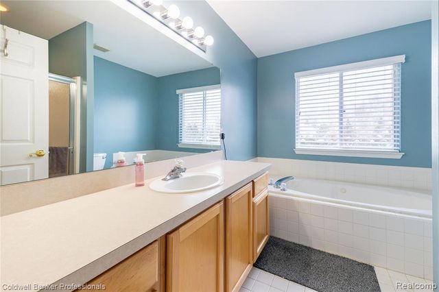 60628 S Lyon Trail, South Lyon, MI 48178