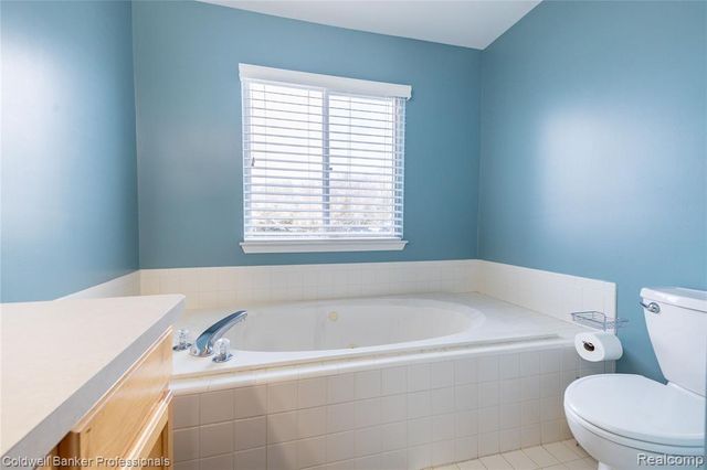 60628 S Lyon Trail, South Lyon, MI 48178