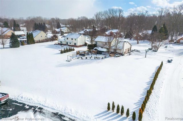 60628 S Lyon Trail, South Lyon, MI 48178