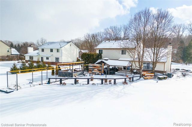 60628 S Lyon Trail, South Lyon, MI 48178