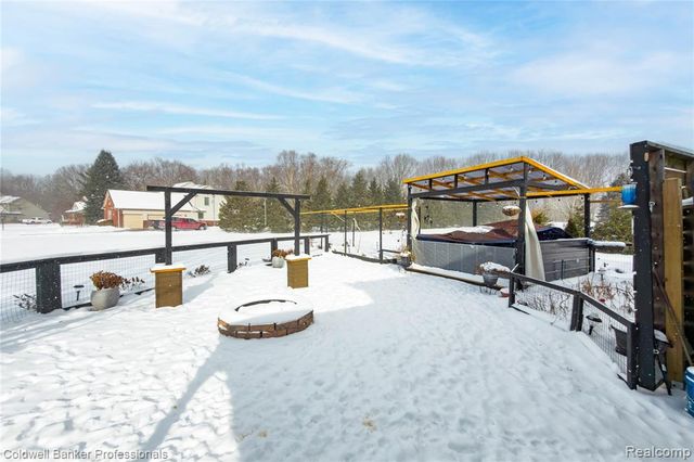 60628 S Lyon Trail, South Lyon, MI 48178