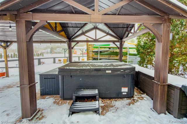 60628 S Lyon Trail, South Lyon, MI 48178