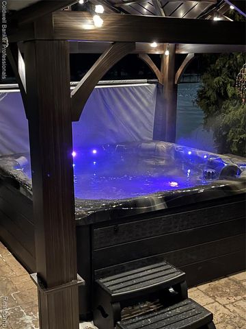 60628 S Lyon Trail, South Lyon, MI 48178