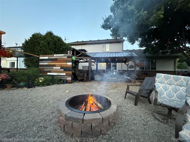 60628 S Lyon Trail, South Lyon, MI 48178