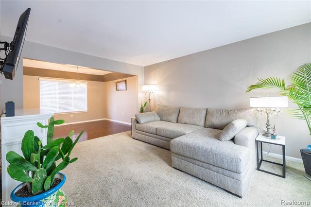 60628 S Lyon Trail, South Lyon, MI 48178