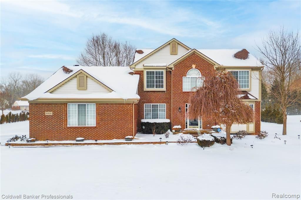 60628 S Lyon Trail, South Lyon, MI 48178