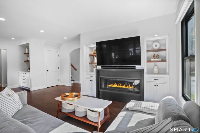 43 Crystal Street, New Canaan, CT 06840