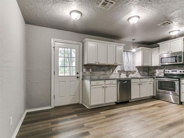 1017 S Anderson Road, Choctaw, OK 73020