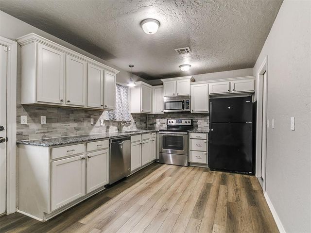 1017 S Anderson Road, Choctaw, OK 73020