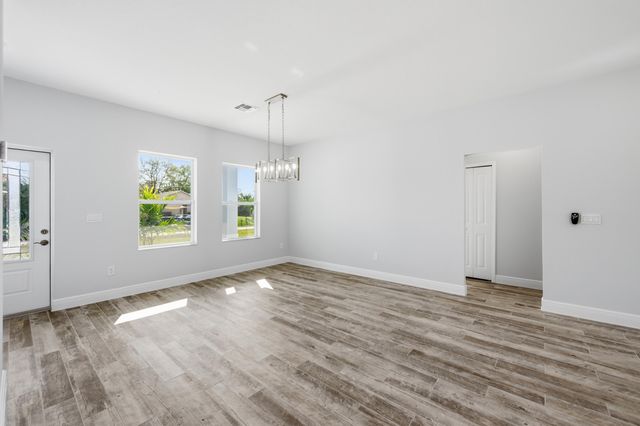 7825 92nd Court, Vero Beach, FL 32967