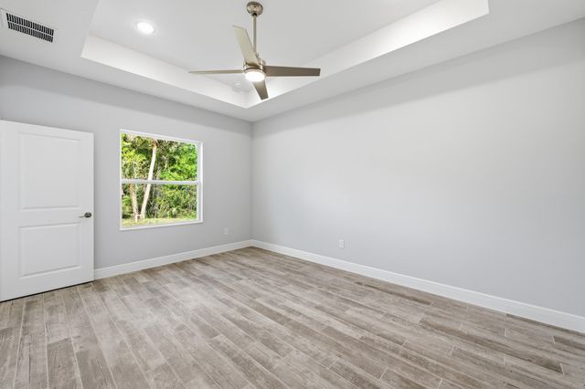 7825 92nd Court, Vero Beach, FL 32967