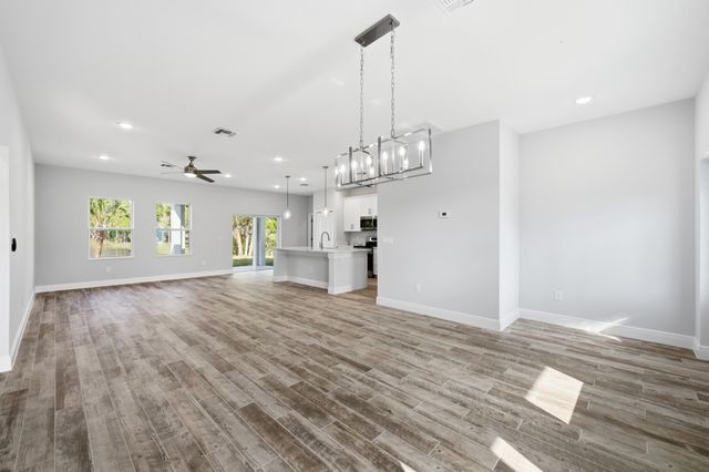 7825 92nd Court, Vero Beach, FL 32967